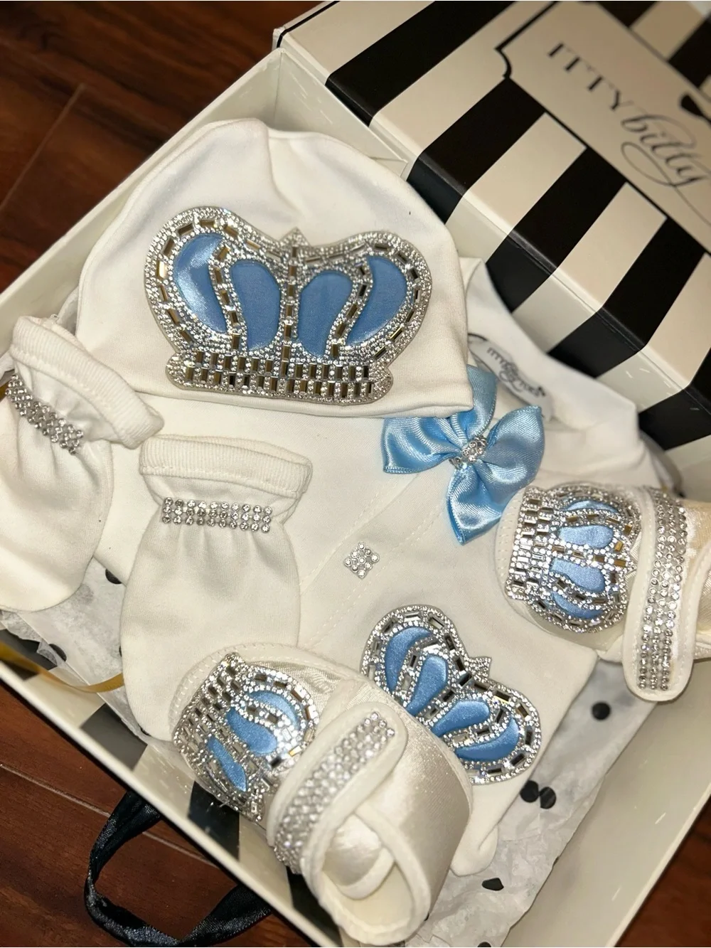 Itty Bitty Toes White & Blue Crown Baby Mittens Set